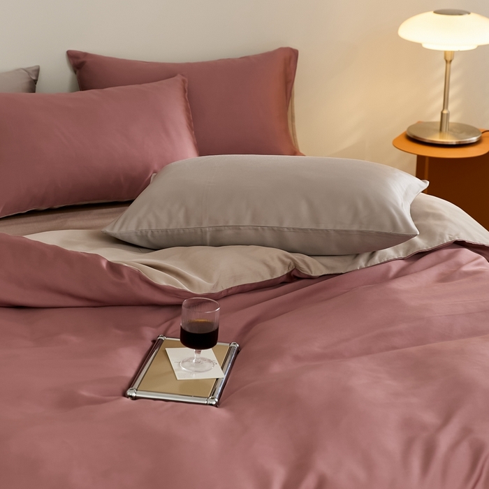 91家纺网 家纺一手货源 找家纺 2025新款A类奥地利进口60支兰精天丝莱赛尔轻奢纯色双拼四件套 野樱莓-芋泥灰