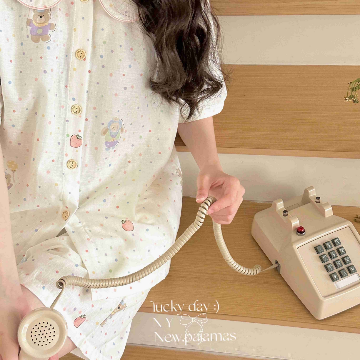 91家纺网 家纺一手货源 找家纺 纽约生活 2025新款甜美风娃娃领短袖短裤 彩波点小熊