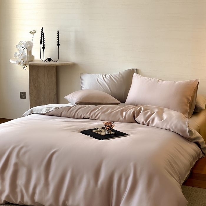 91家纺网 家纺一手货源 找家纺 2025新款A类奥地利进口60支兰精天丝莱赛尔轻奢纯色双拼四件套 夜影凝香-霜华银