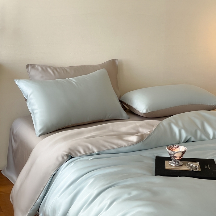 91家纺网 家纺一手货源 找家纺 2025新款A类奥地利进口60支兰精天丝莱赛尔轻奢纯色双拼四件套 映霜蓝-霜华银