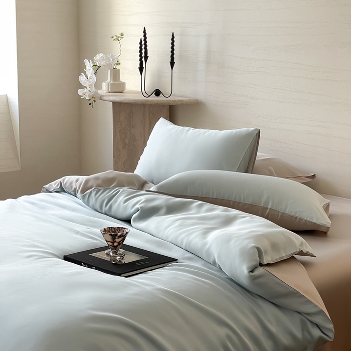 91家纺网 家纺一手货源 找家纺 2025新款A类奥地利进口60支兰精天丝莱赛尔轻奢纯色双拼四件套 映霜蓝-霜华银