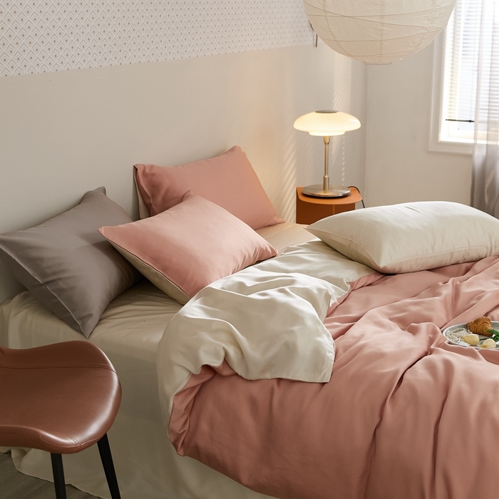 91家纺网 家纺一手货源 找家纺 2025新款A类奥地利进口60支兰精天丝莱赛尔轻奢纯色双拼四件套 芝芝桃桃-极地白