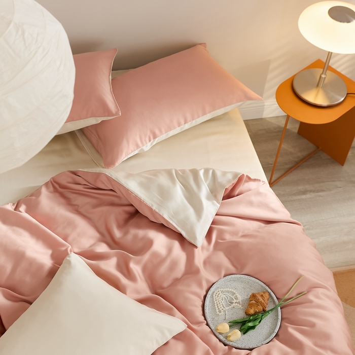 91家纺网 家纺一手货源 找家纺 2025新款A类奥地利进口60支兰精天丝莱赛尔轻奢纯色双拼四件套 芝芝桃桃-极地白