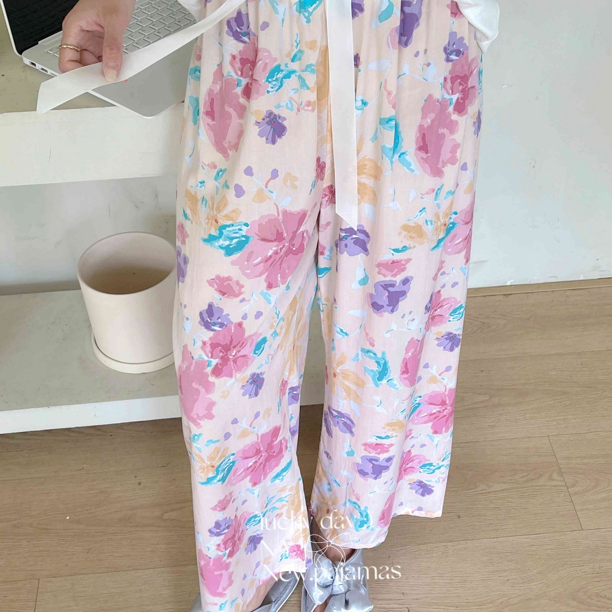 91家纺网 家纺一手货源 找家纺 纽约生活 2025新款人棉阔腿裤 花海