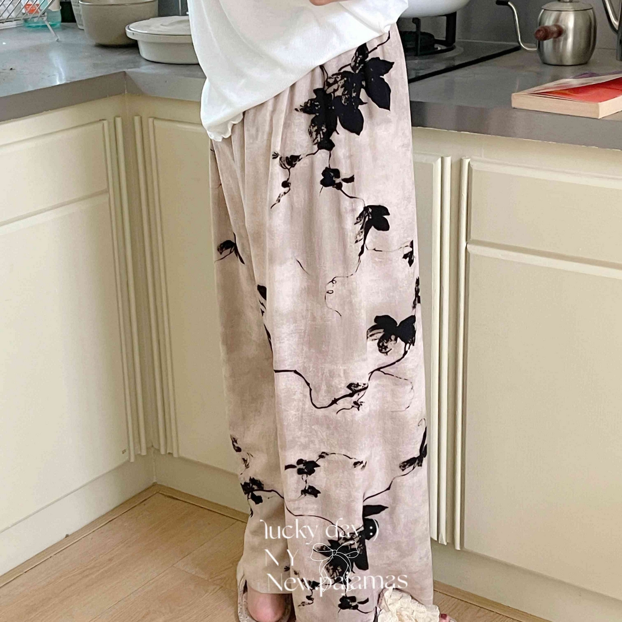 91家纺网 家纺一手货源 找家纺 纽约生活 2025新款人棉阔腿裤 花想