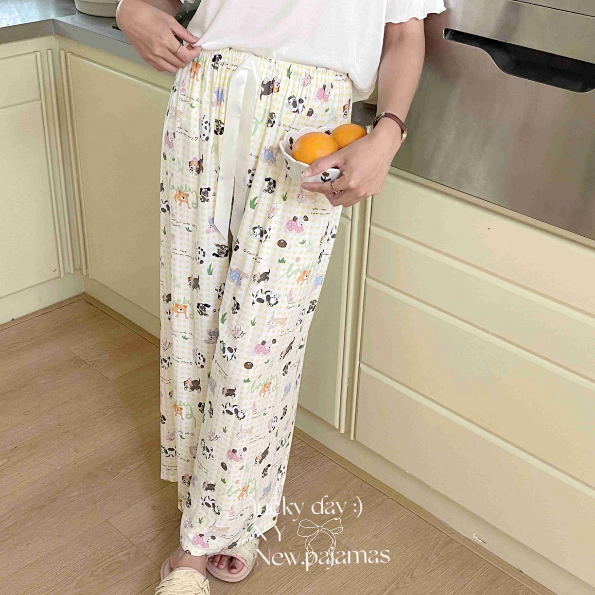 91家纺网 家纺一手货源 找家纺 纽约生活 2025新款人棉阔腿裤 黄格呆萌狗