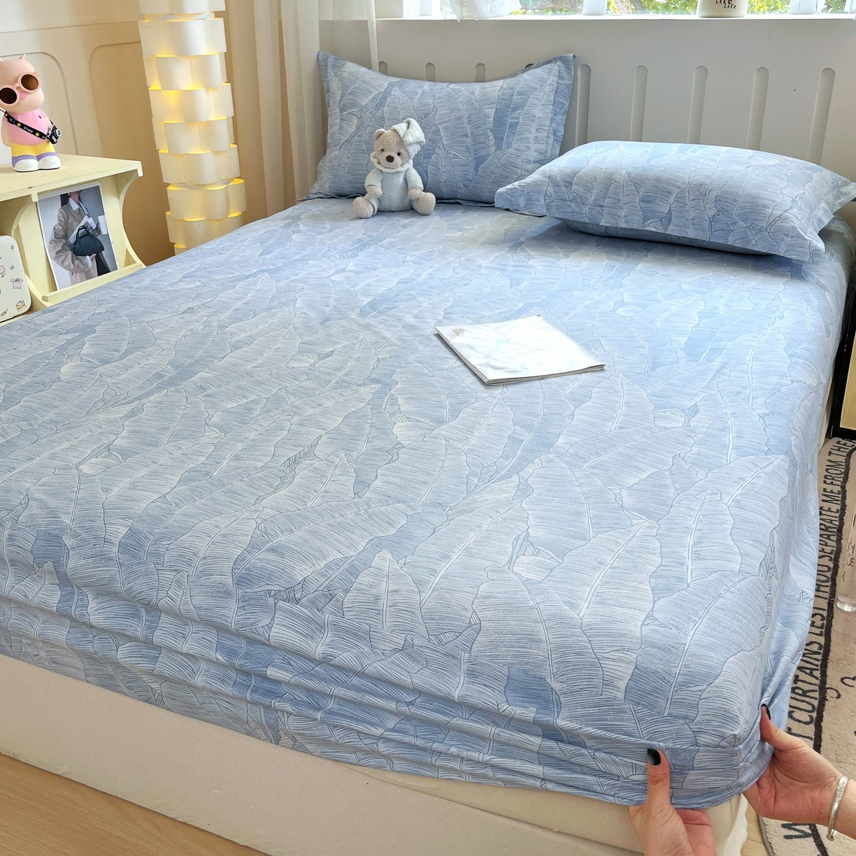 91家纺网 家纺一手货源 找家纺 大吉 2025新款全棉印花床笠 雨落芭蕉