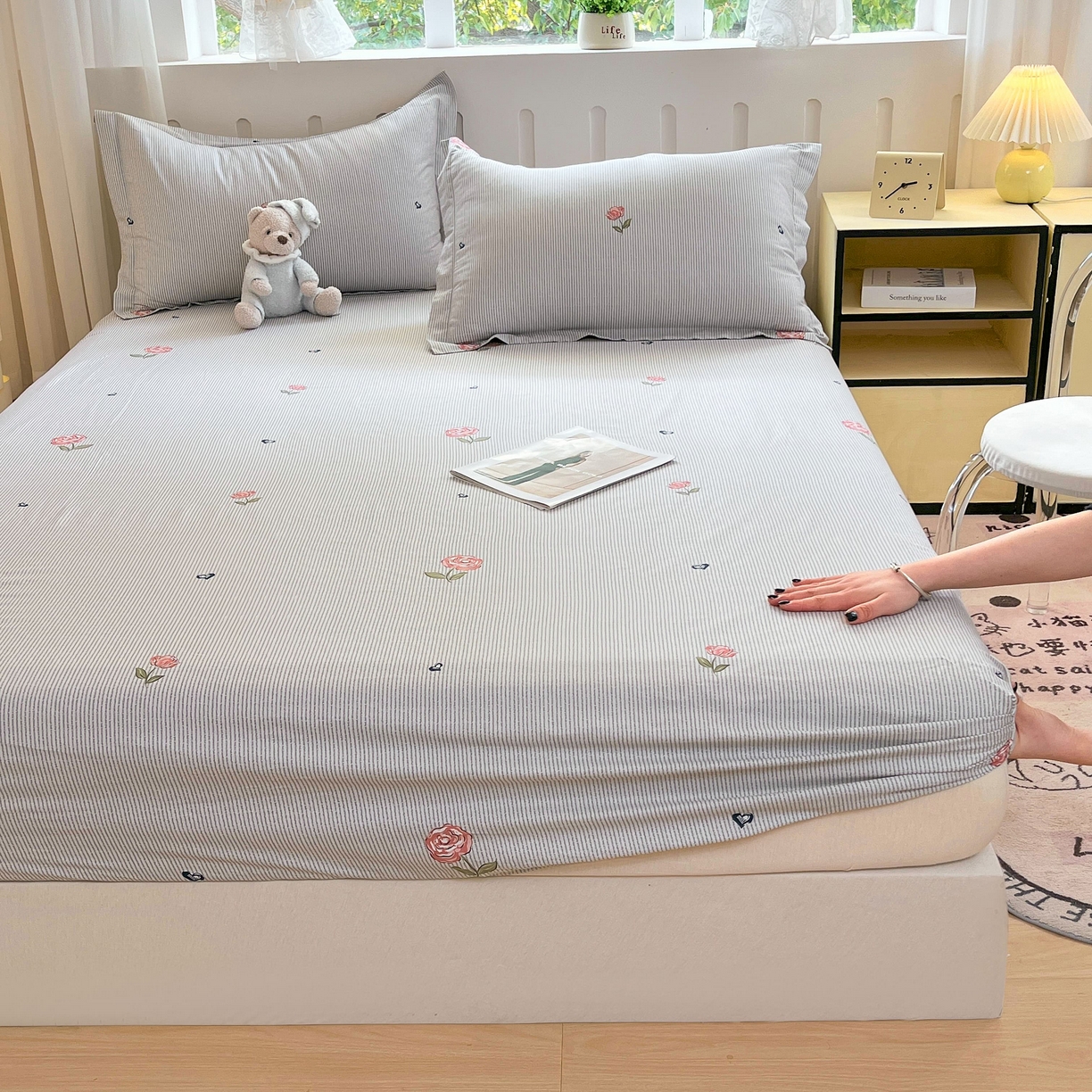 91家纺网 家纺一手货源 找家纺 大吉 2025新款全棉印花床笠 法南玫瑰