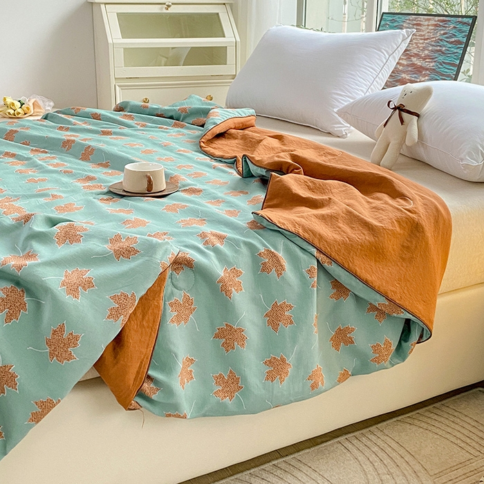 91家纺网 家纺一手货源 找家纺 畅畅家纺 2025新款A类水洗棉麻双层纱夏被四件套 枫叶