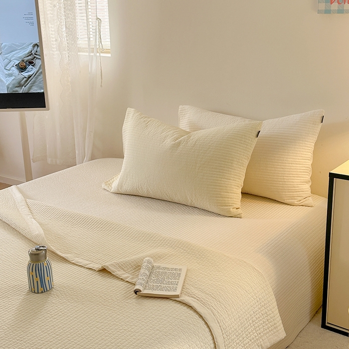 91家纺网 家纺一手货源 找家纺 期遇家居 2025新款60支床盖极简直条绗缝韩国砂洗染色双面全棉纯棉床盖 极简砂洗黄