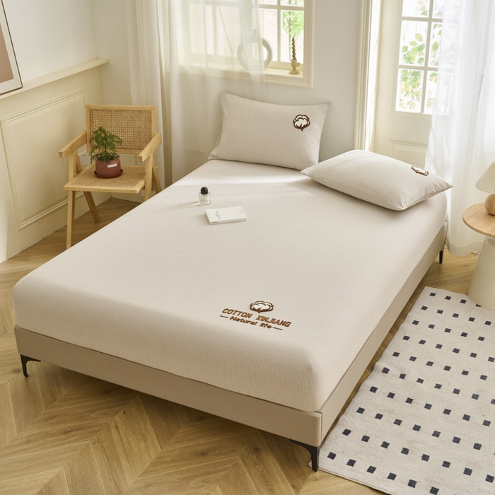 91家纺网 家纺一手货源 找家纺 早晨家纺 2025新款色织纯棉水洗棉毛巾绣床笠 流年床笠-米咖