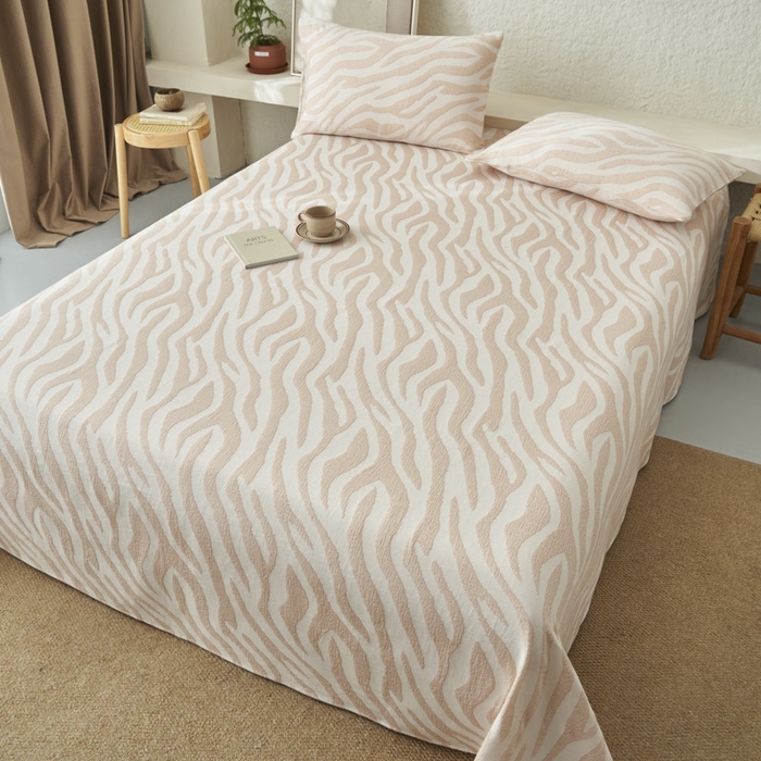 91家纺网 家纺一手货源 找家纺 早晨家纺 2025新款三层纱纯棉提花床单 斑马纹床单-咖色