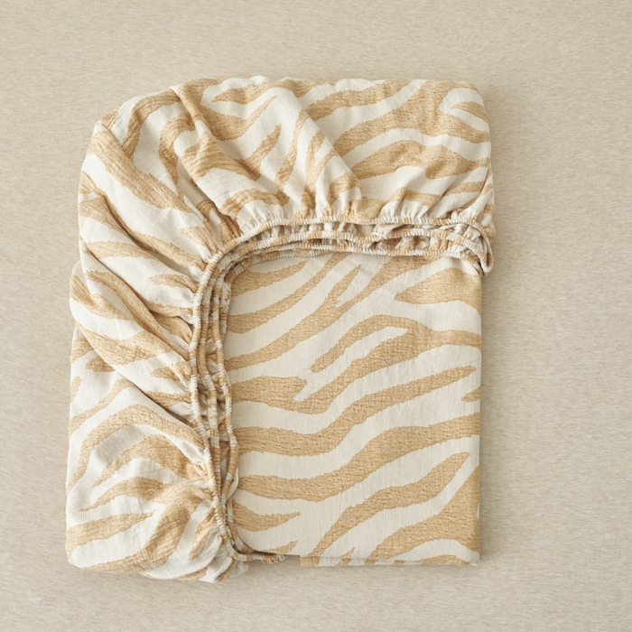 91家纺网 家纺一手货源 找家纺 早晨家纺 2025新款三层纱纯棉提花床笠 斑马纹床笠-驼色