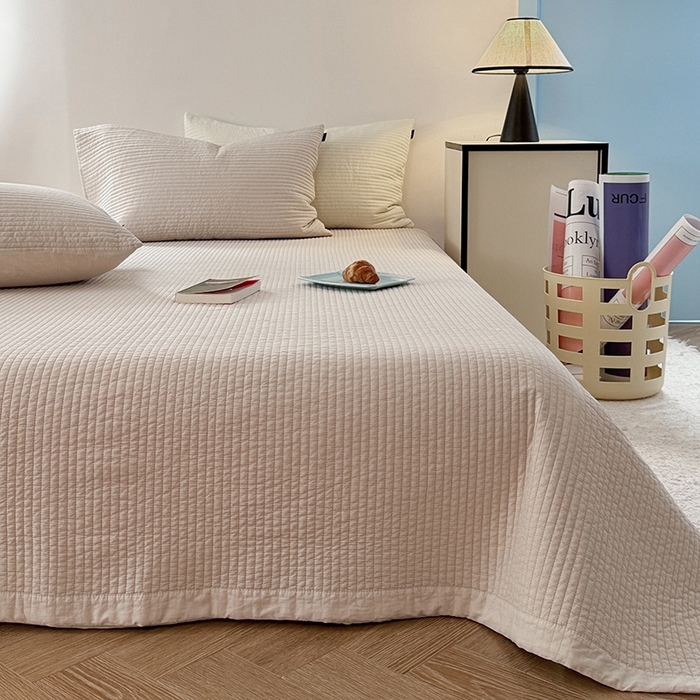 91家纺网 家纺一手货源 找家纺 期遇家居 2025新款60支床盖极简直条绗缝韩国砂洗染色双面全棉纯棉床盖 极简砂洗咖