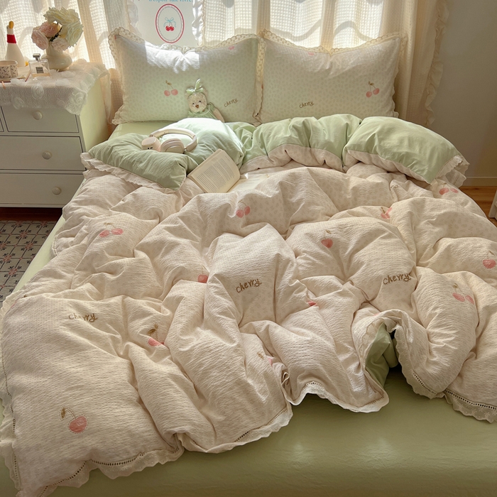 91家纺网 家纺一手货源 找家纺 顾里家纺 2025新款蕾丝花边云感皱皱纱四件套 花梦樱桃