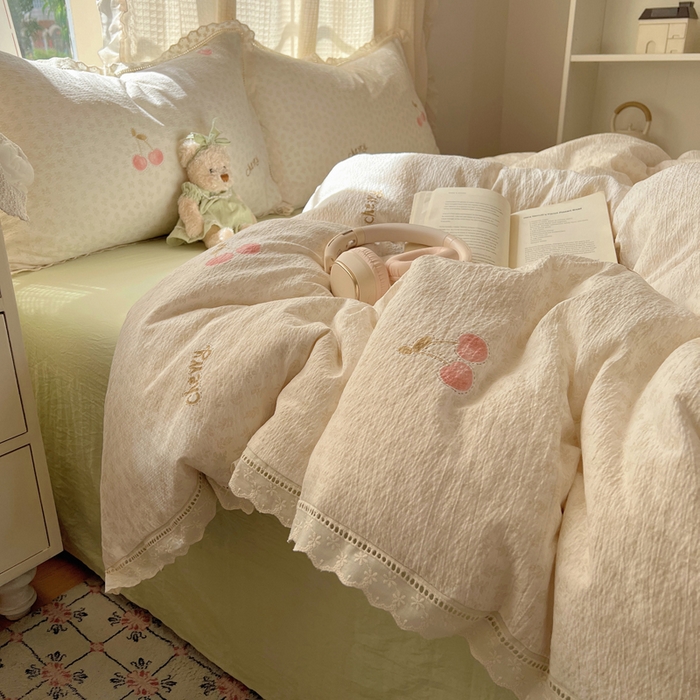 91家纺网 家纺一手货源 找家纺 顾里家纺 2025新款蕾丝花边云感皱皱纱四件套 花梦樱桃