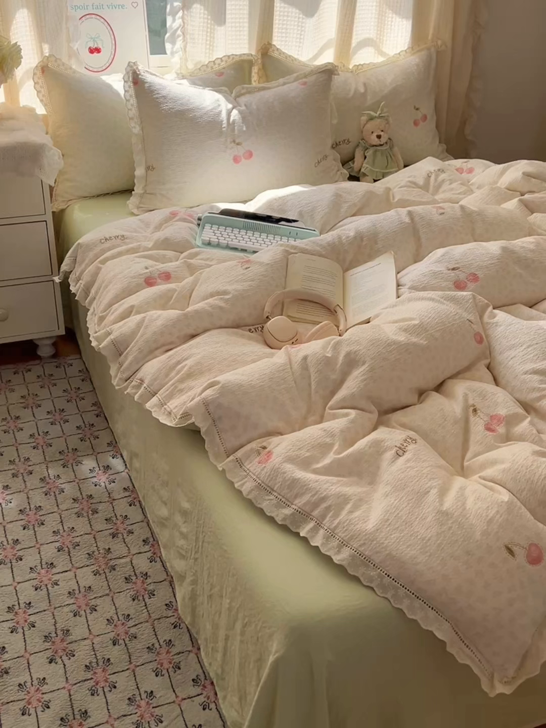 91家纺网 家纺一手货源 找家纺 顾里家纺 2025新款蕾丝花边云感皱皱纱四件套 花梦樱桃