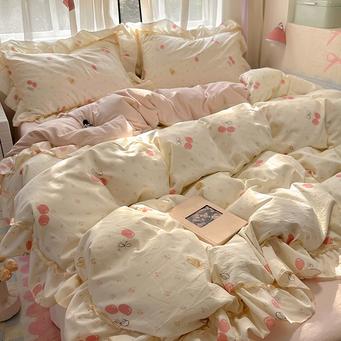 91家纺网 家纺一手货源 找家纺 冕悠家纺 2025新款A类法式花边四件套超柔裸睡级床单被套三件套-风格二+微信提供买家秀 初樱