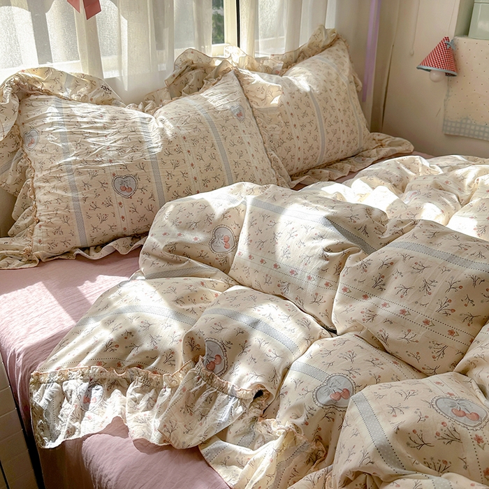 91家纺网 家纺一手货源 找家纺 冕悠家纺 2025新款A类法式花边四件套超柔裸睡级床单被套三件套-风格二+微信提供买家秀 语沁