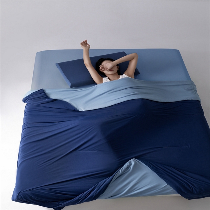 91家纺网 家纺一手货源 找家纺 圣梦莱羽绒家纺 2025亚朵同款PRO2.0锦氨夏凉被30%naia棉冰丝被子被芯 深睡蓝