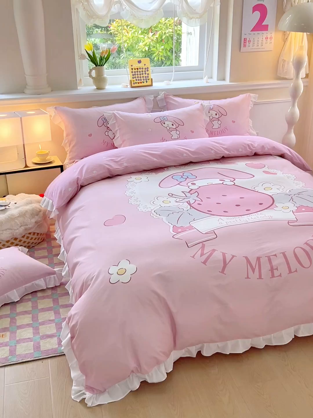 91家纺网 家纺一手货源 找家纺 玉元坊 2025新款三丽鸥白花边被套数码印花大版全棉纯棉卡通三四件套 大版花边-粉兔草莓