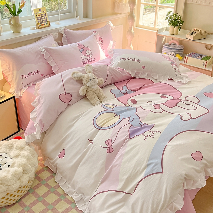 91家纺网 家纺一手货源 找家纺 玉元坊 2025新款三丽鸥白花边被套数码印花大版全棉纯棉卡通三四件套 大版花边-粉兔亲亲