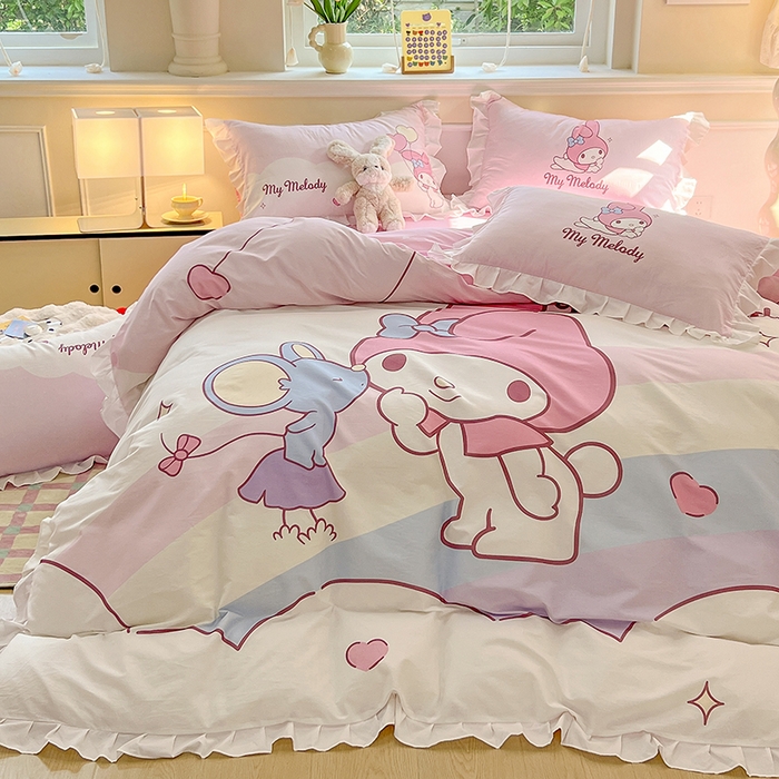 91家纺网 家纺一手货源 找家纺 玉元坊 2025新款三丽鸥白花边被套数码印花大版全棉纯棉卡通三四件套 大版花边-粉兔亲亲