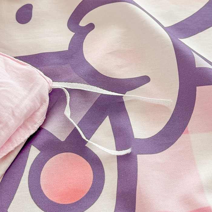 91家纺网 家纺一手货源 找家纺 玉元坊 2025新款三丽鸥白花边被套数码印花大版全棉纯棉卡通三四件套 大版花边-格子库洛米