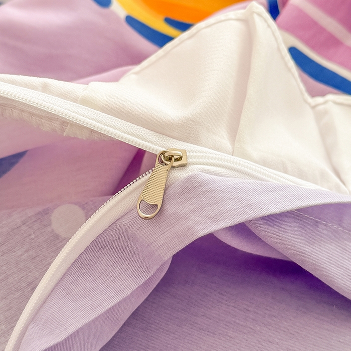 91家纺网 家纺一手货源 找家纺 玉元坊 2025新款三丽鸥白花边被套数码印花大版全棉纯棉卡通三四件套 大版花边-蓝莓库洛米