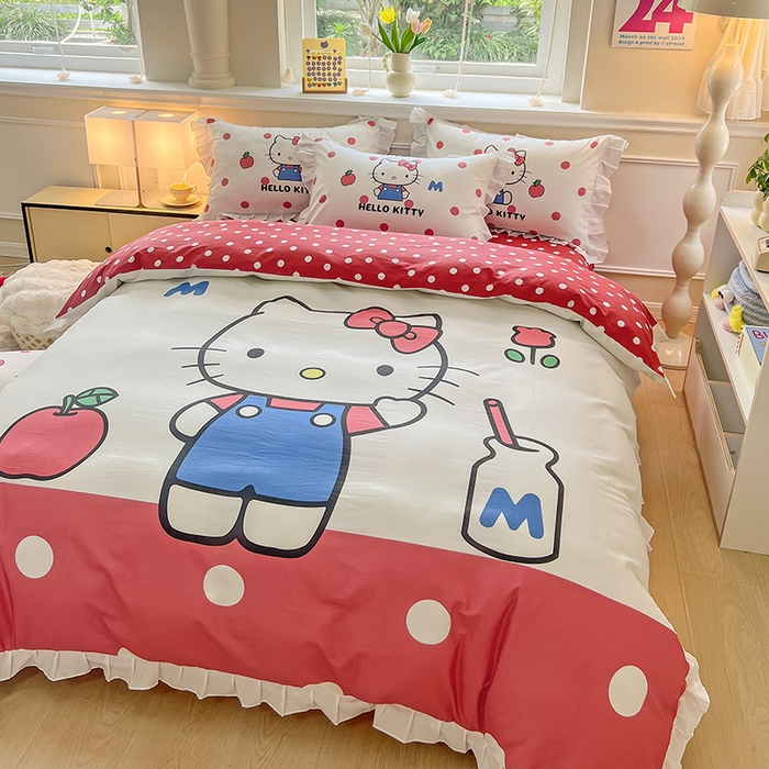 91家纺网 家纺一手货源 找家纺 玉元坊 2025新款三丽鸥白花边被套数码印花大版全棉纯棉卡通三四件套 大版花边-苹果KT