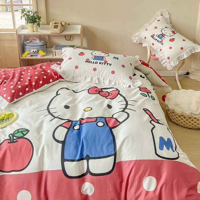 91家纺网 家纺一手货源 找家纺 玉元坊 2025新款三丽鸥白花边被套数码印花大版全棉纯棉卡通三四件套 大版花边-苹果KT