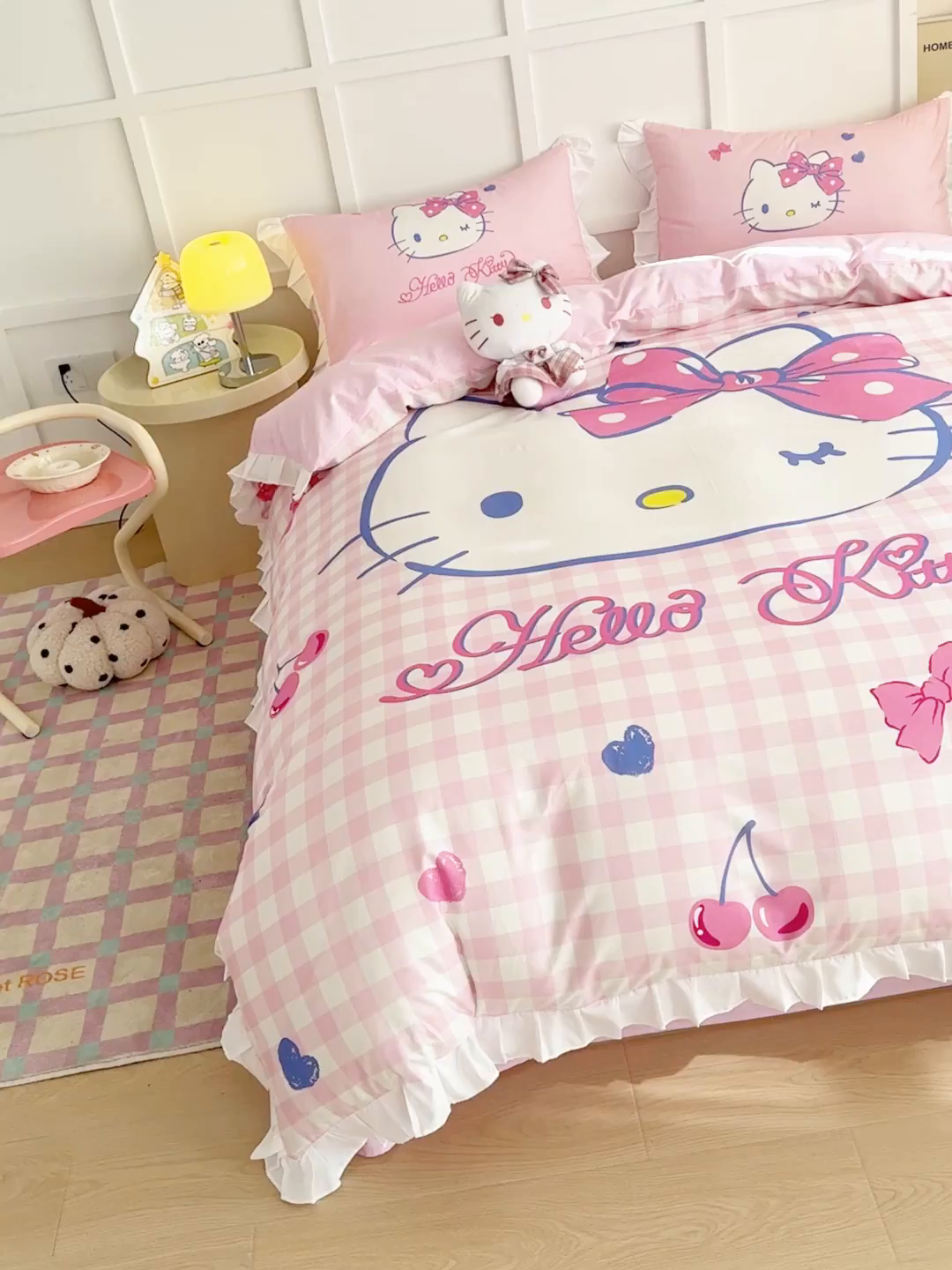 91家纺网 家纺一手货源 找家纺 玉元坊 2025新款三丽鸥白花边被套数码印花大版全棉纯棉卡通三四件套 大版花边-俏皮凯蒂