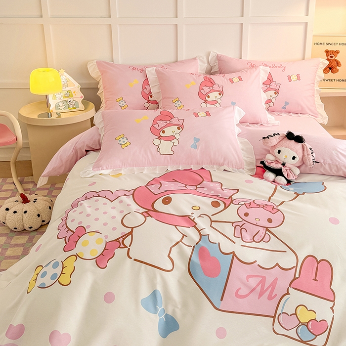 91家纺网 家纺一手货源 找家纺 玉元坊 2025新款三丽鸥白花边被套数码印花大版全棉纯棉卡通三四件套 大版花边-糖果美乐蒂