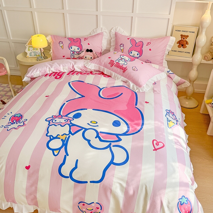 91家纺网 家纺一手货源 找家纺 玉元坊 2025新款三丽鸥白花边被套数码印花大版全棉纯棉卡通三四件套 大版花边-甜筒美乐蒂