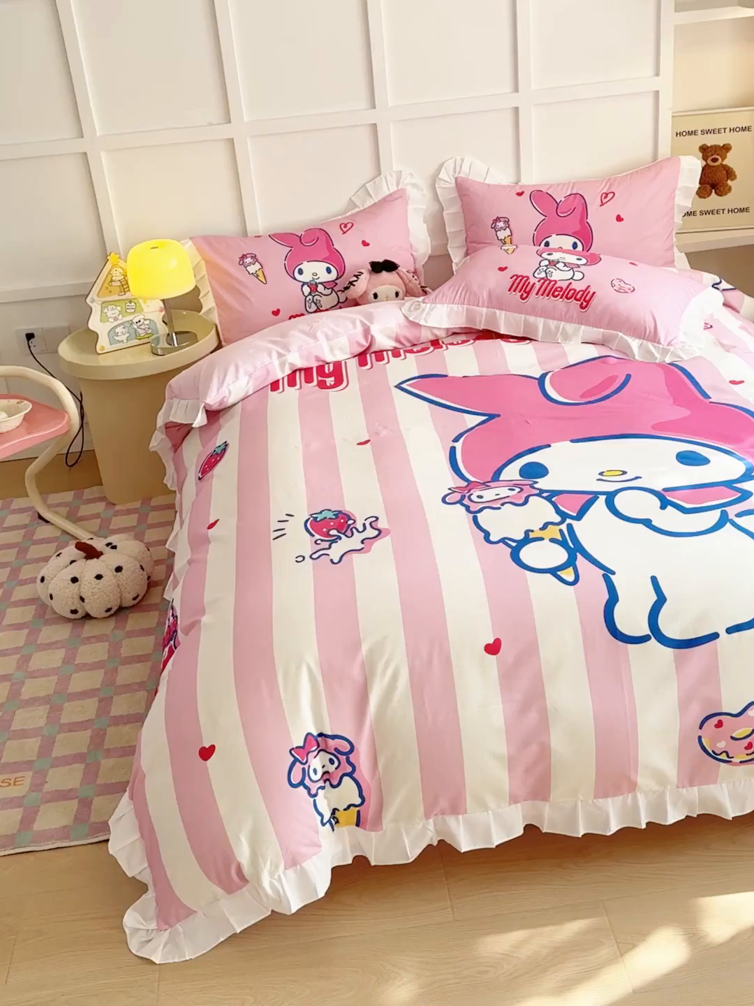 91家纺网 家纺一手货源 找家纺 玉元坊 2025新款三丽鸥白花边被套数码印花大版全棉纯棉卡通三四件套 大版花边-甜筒美乐蒂