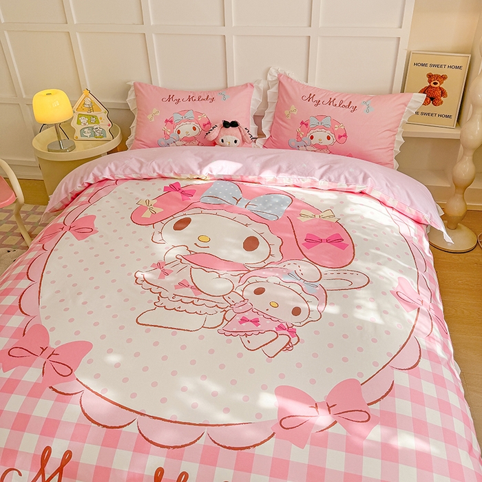 91家纺网 家纺一手货源 找家纺 玉元坊 2025新款三丽鸥白花边被套数码印花大版全棉纯棉卡通三四件套 大版花边-玩偶美乐蒂