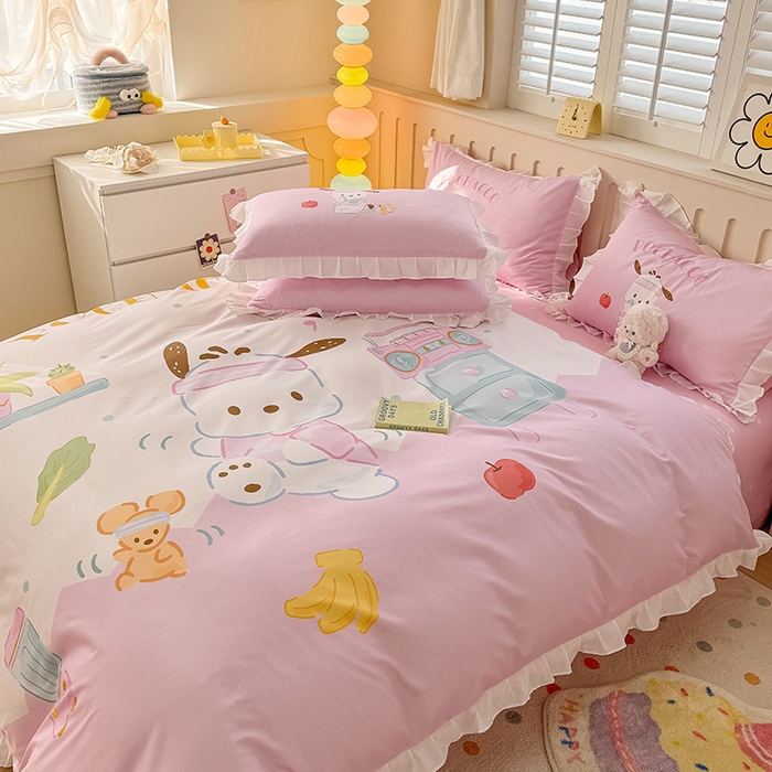 91家纺网 家纺一手货源 找家纺 玉元坊 2025新款三丽鸥白花边被套数码印花大版全棉纯棉卡通三四件套 花边款-活力帕恰狗