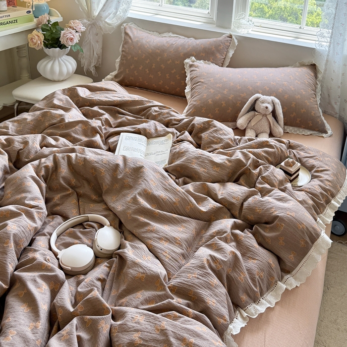 91家纺网 家纺一手货源 找家纺 贝扬思家纺 2025新款云感双层纱镂空花边套件系列 肉桂