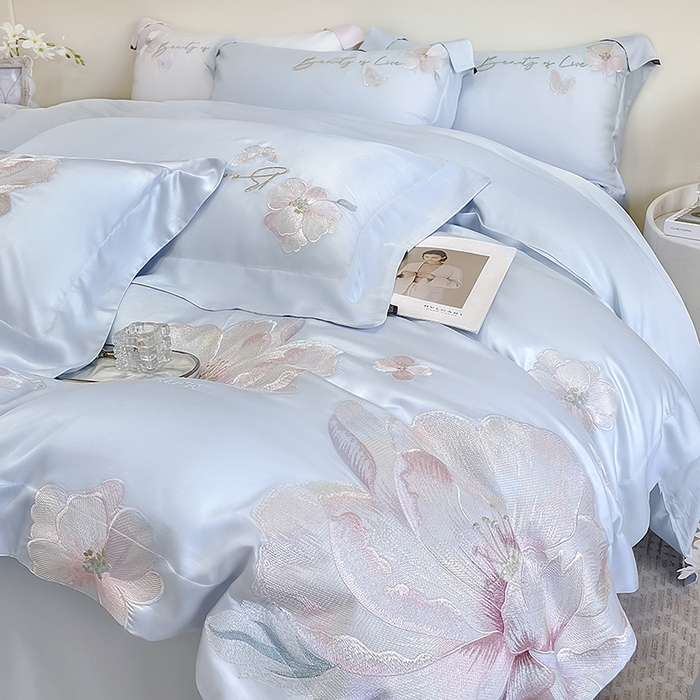 91家纺网 家纺一手货源 找家纺 2025新款轻奢A类长绒棉四件套全棉纯棉全工艺刺绣纯色床单床笠直播爆款床上用品 曼影-慕蓝