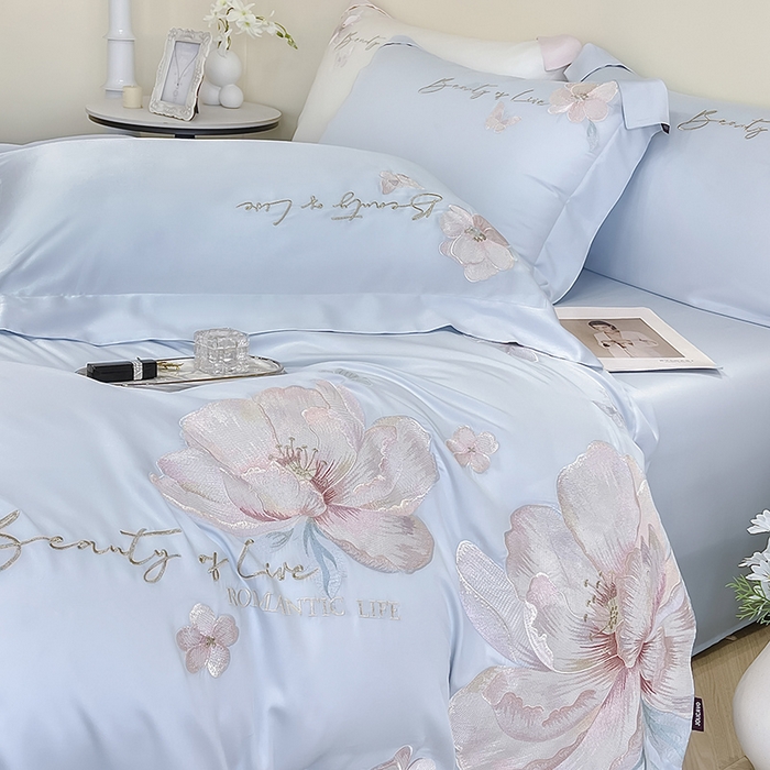 91家纺网 家纺一手货源 找家纺 2025新款轻奢A类长绒棉四件套全棉纯棉全工艺刺绣纯色床单床笠直播爆款床上用品 曼影-慕蓝