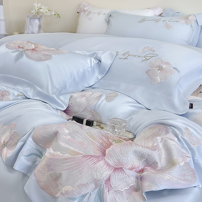 91家纺网 家纺一手货源 找家纺 2025新款轻奢A类长绒棉四件套全棉纯棉全工艺刺绣纯色床单床笠直播爆款床上用品 曼影-慕蓝