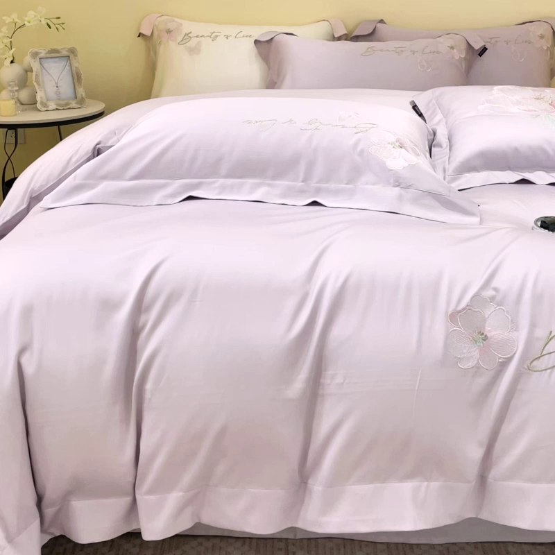 91家纺网 家纺一手货源 找家纺 2025新款轻奢A类长绒棉四件套全棉纯棉全工艺刺绣纯色床单床笠直播爆款床上用品 曼影-黛紫