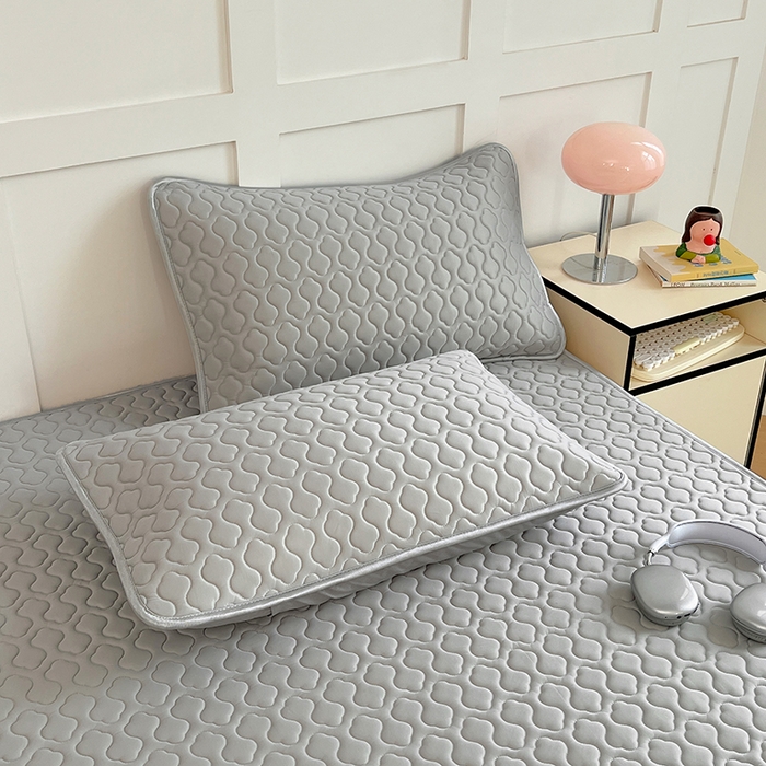 91家纺网 家纺一手货源 找家纺 三盛源 2025新款凉感丝加厚凉席夏季冰丝凉席 床席款-浅灰