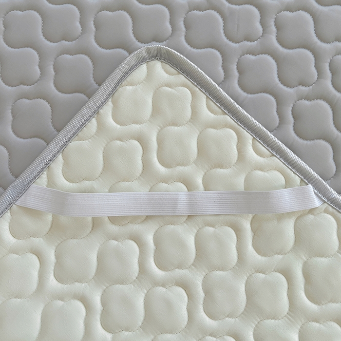 91家纺网 家纺一手货源 找家纺 三盛源 2025新款凉感丝加厚凉席夏季冰丝凉席 床席款-浅灰