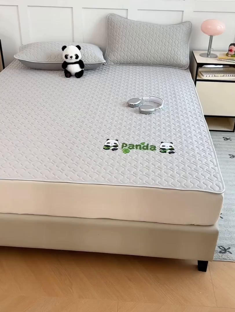 91家纺网 家纺一手货源 找家纺 三盛源 2025新款凉感丝加厚凉席夏季冰丝凉席 床席款-浅灰