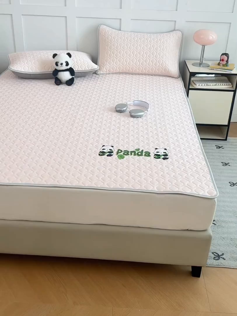 91家纺网 家纺一手货源 找家纺 三盛源 2025新款凉感丝加厚凉席夏季冰丝凉席 床席款-樱花粉