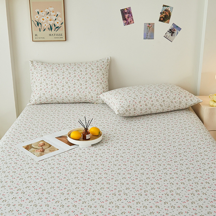 91家纺网 家纺一手货源 找家纺 义博家纺 2025新款纯棉老粗布花边款单床单 锦绣团簇