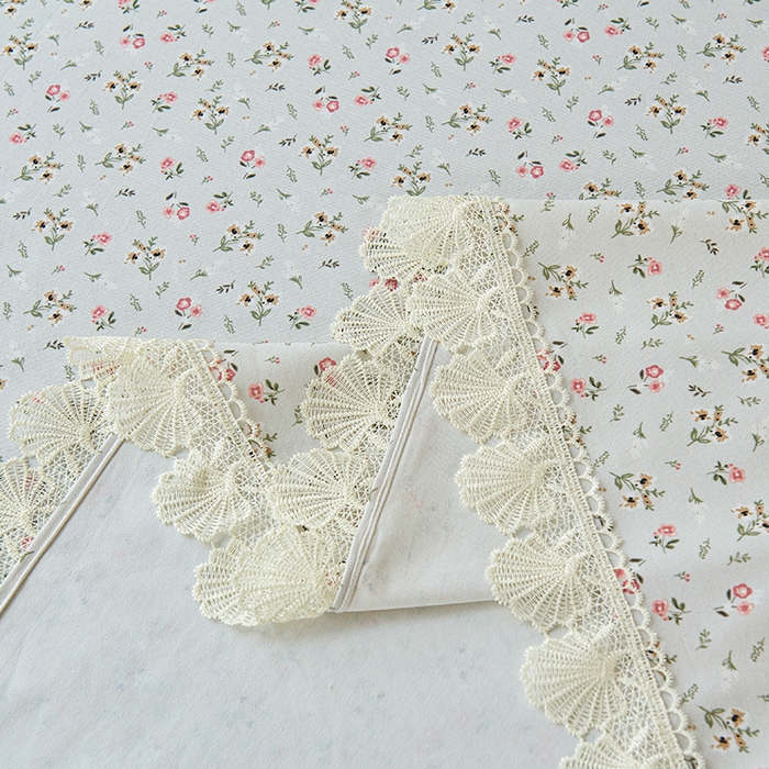 91家纺网 家纺一手货源 找家纺 义博家纺 2025新款纯棉老粗布花边款单床单 锦绣团簇