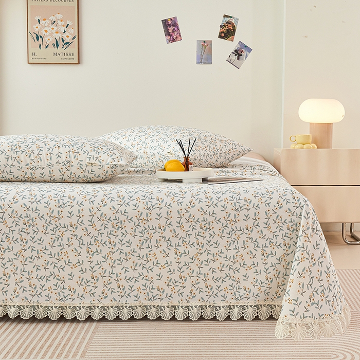 91家纺网 家纺一手货源 找家纺 义博家纺 2025新款纯棉老粗布花边款单床单 细数花语