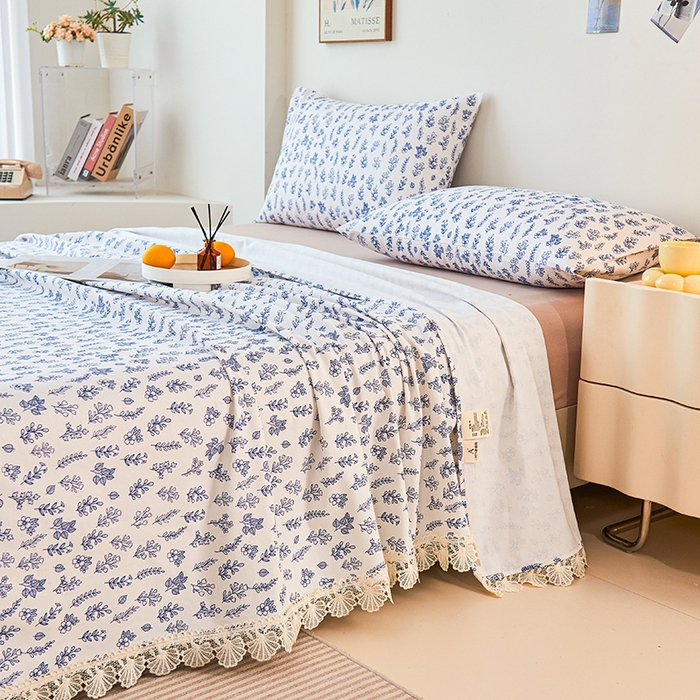 91家纺网 家纺一手货源 找家纺 义博家纺 2025新款纯棉老粗布花边款单床单 恬静花园